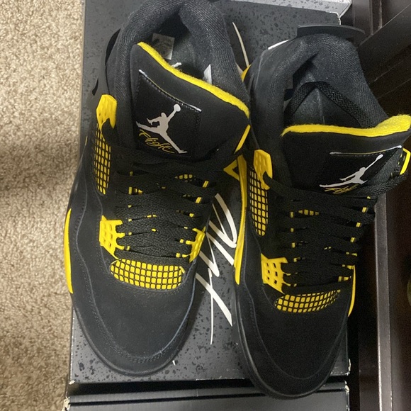 Jordan 11 jubilee, Jordan 4 thunder, Jordan 5 light ore wood brown. - Picture 6 of 8